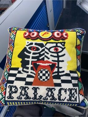 PALACE MIND WARRIOR CUSHION